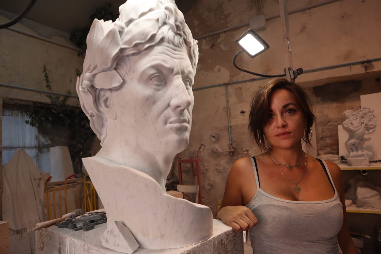 Fabiola Lazzareschi e la scultura in cava